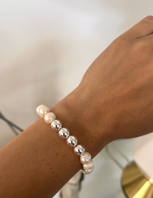 Fia pearl bracelet